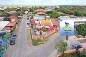 Drone foto bovenaanzicht voorgevel -bord